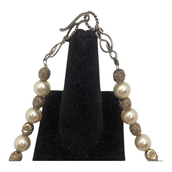 Handmade Vintage Inspired Faux Pearls And Gold Gemstones Hook Closure Necklace - Picture 7 of 9